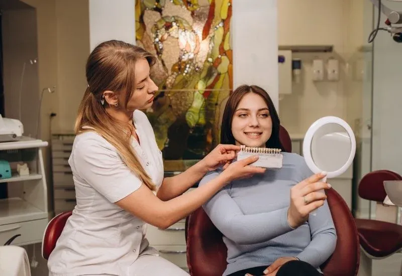 How to Choose the Right Cosmetic Dentist for Natural Results
